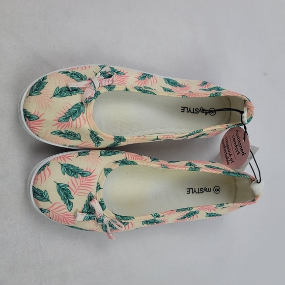 NWT set of tropical leaf poncho and cushion flats - Picture 5 of 10